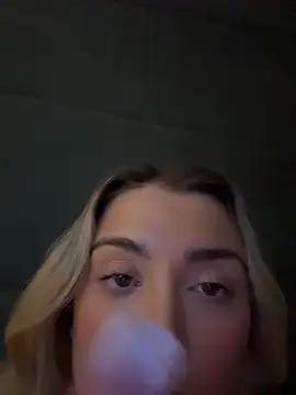 Snapshot of ellariverss chatting on September 17, 4:52 pm ellariverss online show from September 17, 4:52 pm