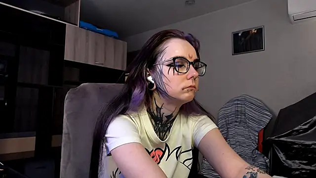 HighelikeGirl online show from September 22, 8:05 am