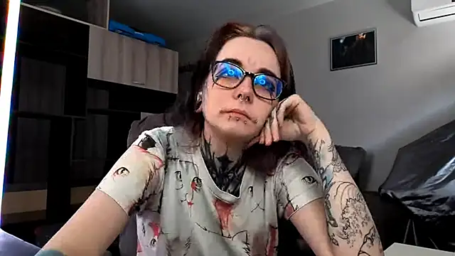 HighelikeGirl online show from October 2, 8:32 am