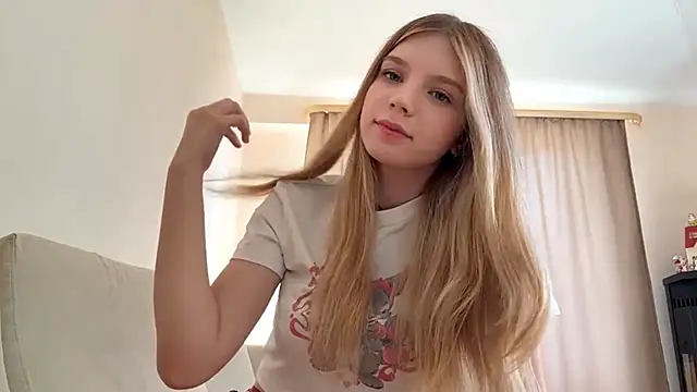 FruityXo online show from October 4, 10:24 am