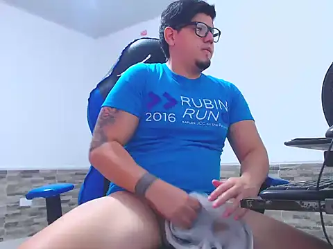 Snapshot of mister_cum1999 chatting on November 5, 3:06 am mister cum1999 online show from November 5, 3:06 am