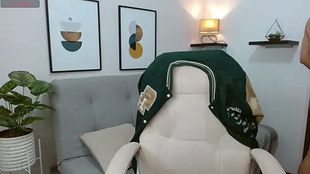   Damian    online show from October 11, 11:47 pm