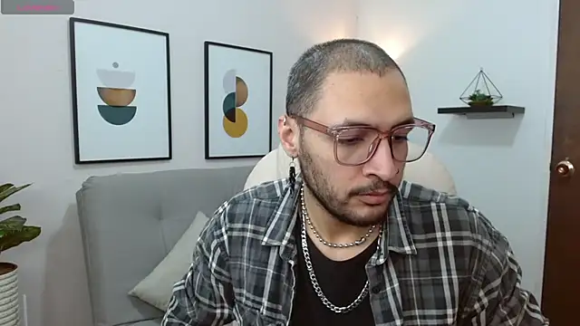   Damian    online show from November 4, 11:26 pm