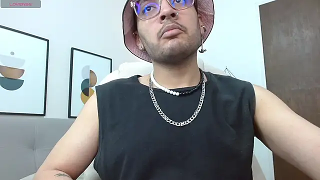   Damian    online show from November 7, 11:27 pm