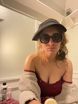 Lilamelon online show from September 26, 6:39 am