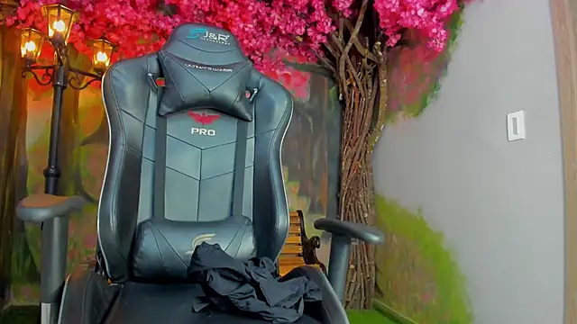 VenusBlazer online show from October 18, 11:11 am