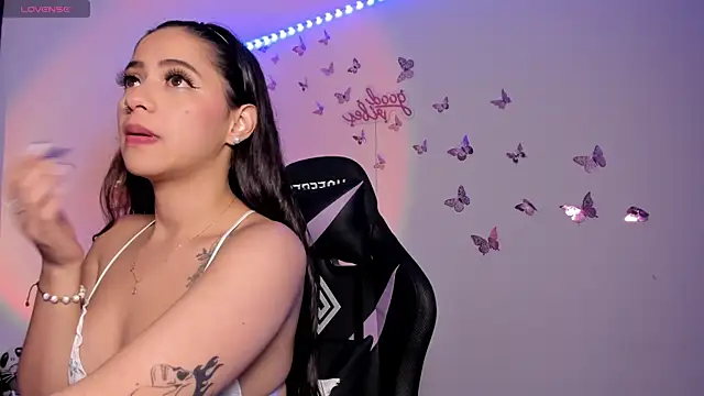 Snapshot of tiffany_sofia_1 chatting on June 1, 8:54 pm tiffany sofia 1 online show from June 1, 8:54 pm