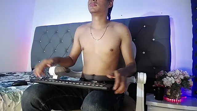 Charlie Cock  online show from October 16, 7:37 pm