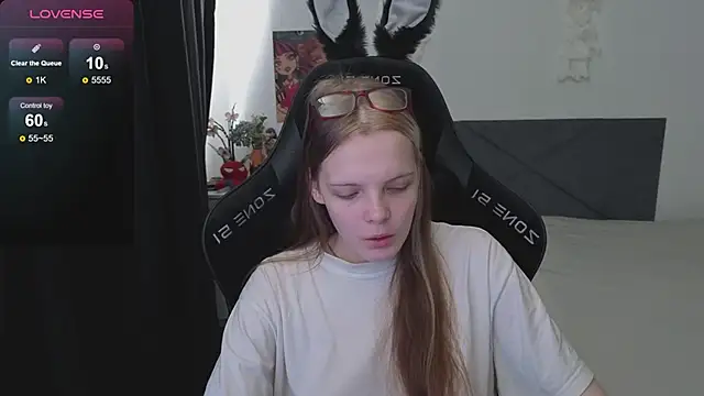 Luna Navy online show from October 3, 6:32 am