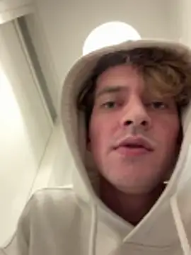 Snapshot of hottest23 chatting on December 2, 1:22 am hottest23 online show from December 2, 1:22 am