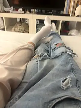 Snapshot of hottest23 chatting on December 5, 11:08 am hottest23 online show from December 5, 11:08 am