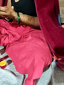 Snapshot of POOJACOUPLE chatting on January 13, 5:51 pm POOJACOUPLE online show from January 13, 5:51 pm