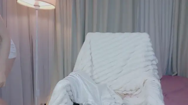 Vessi-babe online show from February 10, 1:37 pm