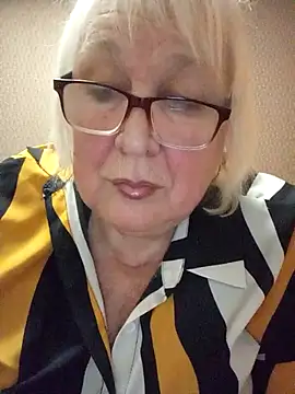 Alexia64231 online show from October 31, 3:24 pm