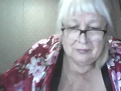 Alexia64231 online show from June 1, 12:51 pm