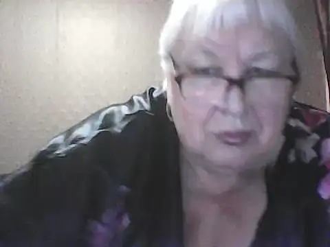 Alexia64231 online show from June 2, 1:29 am