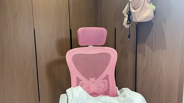 Snapshot of Lilium-520 chatting on November 3, 10:27 am Lilium-520 online show from November 3, 10:27 am