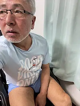 gholly2007 online show from March 27, 1:33 pm