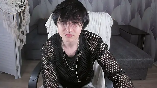 Noah Hilles online show from September 13, 8:08 pm