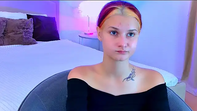 Snapshot of NightOpal chatting on October 12, 2:38 pm NightOpal online show from October 12, 2:38 pm