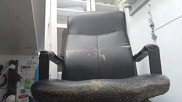 Snapshot of GeorgeGreece2025 chatting on October 21, 10:49 am GeorgeGreece2025 online show from October 21, 10:49 am