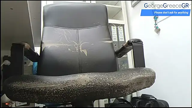 Snapshot of GeorgeGreece2025 chatting on October 24, 10:22 am GeorgeGreece2025 online show from October 24, 10:22 am