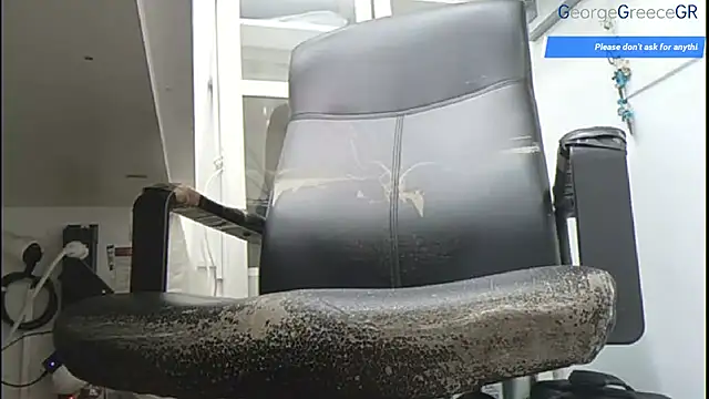 Snapshot of GeorgeGreece2025 chatting on October 29, 1:57 pm GeorgeGreece2025 online show from October 29, 1:57 pm