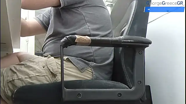 Snapshot of GeorgeGreece2025 chatting on October 31, 12:06 pm GeorgeGreece2025 online show from October 31, 12:06 pm