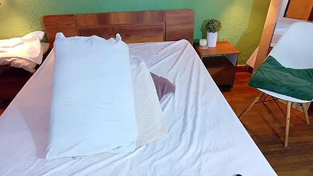 Snapshot of Chocolatte_dreams chatting on September 23, 1:14 pm Chocolatte dreams online show from September 23, 1:14 pm