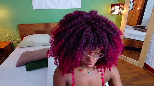 Snapshot of Chocolatte_dreams chatting on October 1, 1:17 pm Chocolatte dreams online show from October 1, 1:17 pm