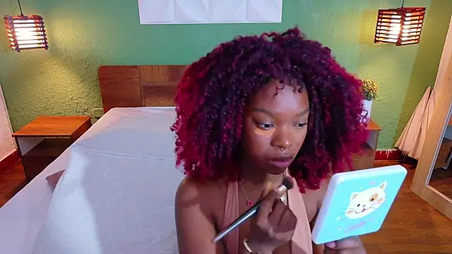 Snapshot of Chocolatte_dreams chatting on November 1, 1:13 pm Chocolatte dreams online show from November 1, 1:13 pm