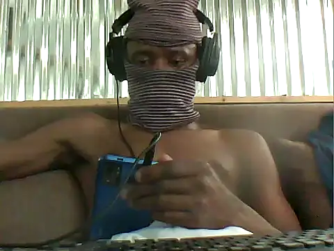 Snapshot of bobothehobo chatting on September 12, 11:54 am bobothehobo online show from September 12, 11:54 am