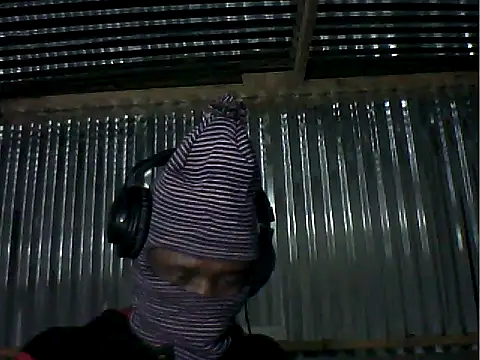 Snapshot of bobothehobo chatting on September 13, 10:20 pm bobothehobo online show from September 13, 10:20 pm