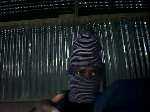 Snapshot of bobothehobo chatting on September 18, 10:34 pm bobothehobo online show from September 18, 10:34 pm