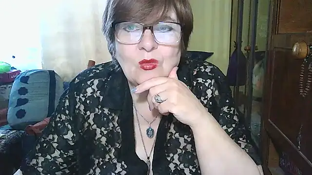 Snapshot of VeronicaGold511 chatting on October 5, 7:17 am VeronicaGold511 online show from October 5, 7:17 am