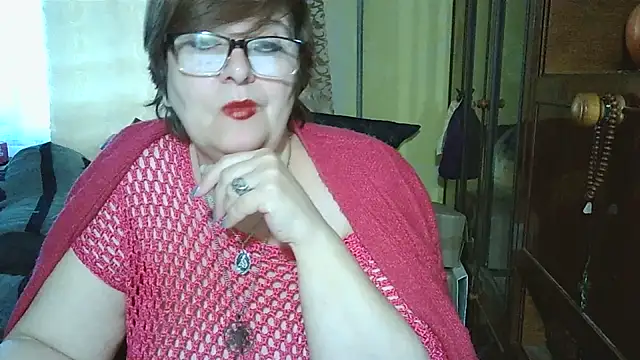 Snapshot of VeronicaGold511 chatting on October 8, 7:17 am VeronicaGold511 online show from October 8, 7:17 am