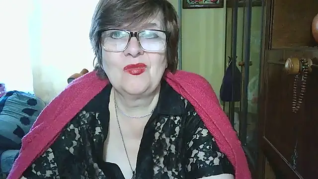 Snapshot of VeronicaGold511 chatting on October 13, 7:19 am VeronicaGold511 online show from October 13, 7:19 am