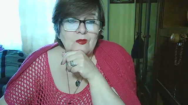 Snapshot of VeronicaGold511 chatting on October 14, 6:58 am VeronicaGold511 online show from October 14, 6:58 am