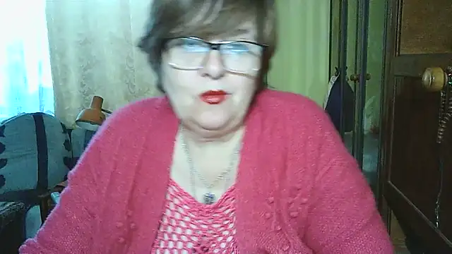 Snapshot of VeronicaGold511 chatting on October 17, 7:44 am VeronicaGold511 online show from October 17, 7:44 am