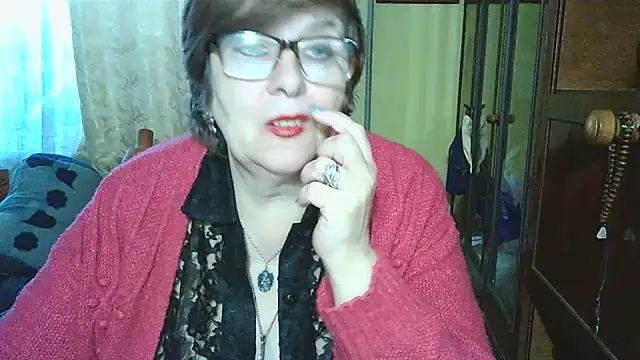 Snapshot of VeronicaGold511 chatting on October 20, 6:58 am VeronicaGold511 online show from October 20, 6:58 am