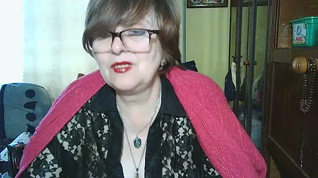 Snapshot of VeronicaGold511 chatting on October 22, 7:41 am VeronicaGold511 online show from October 22, 7:41 am