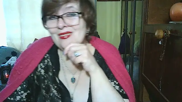 Snapshot of VeronicaGold511 chatting on October 24, 6:43 am VeronicaGold511 online show from October 24, 6:43 am