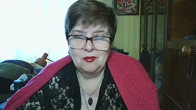 Snapshot of VeronicaGold511 chatting on October 30, 8:05 am VeronicaGold511 online show from October 30, 8:05 am