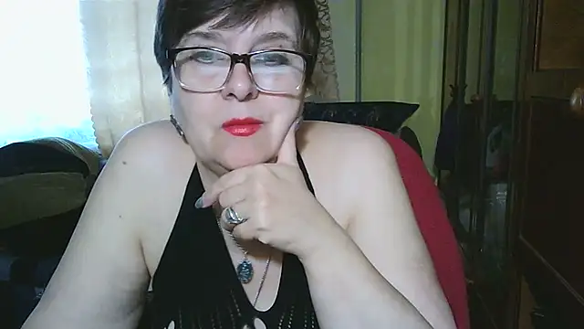 Snapshot of VeronicaGold511 chatting on November 10, 7:40 am VeronicaGold511 online show from November 10, 7:40 am
