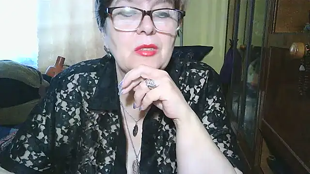 Snapshot of VeronicaGold511 chatting on November 19, 7:41 am VeronicaGold511 online show from November 19, 7:41 am
