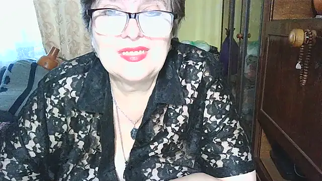 Snapshot of VeronicaGold511 chatting on December 3, 8:00 am VeronicaGold511 online show from December 3, 8:00 am