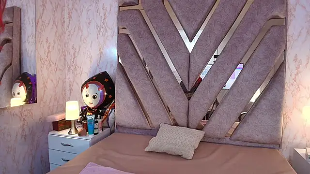 redd pandaa online show from October 22, 4:02 am