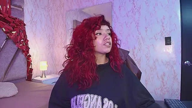 Snapshot of redd_pandaa chatting on March 11, 12:49 am redd pandaa online show from March 11, 12:49 am