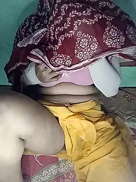 Hotty-Monaa online show from October 9, 5:00 pm