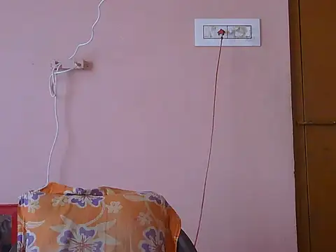 Snapshot of itsabika chatting on April 15, 6:53 am itsabika online show from April 15, 6:53 am